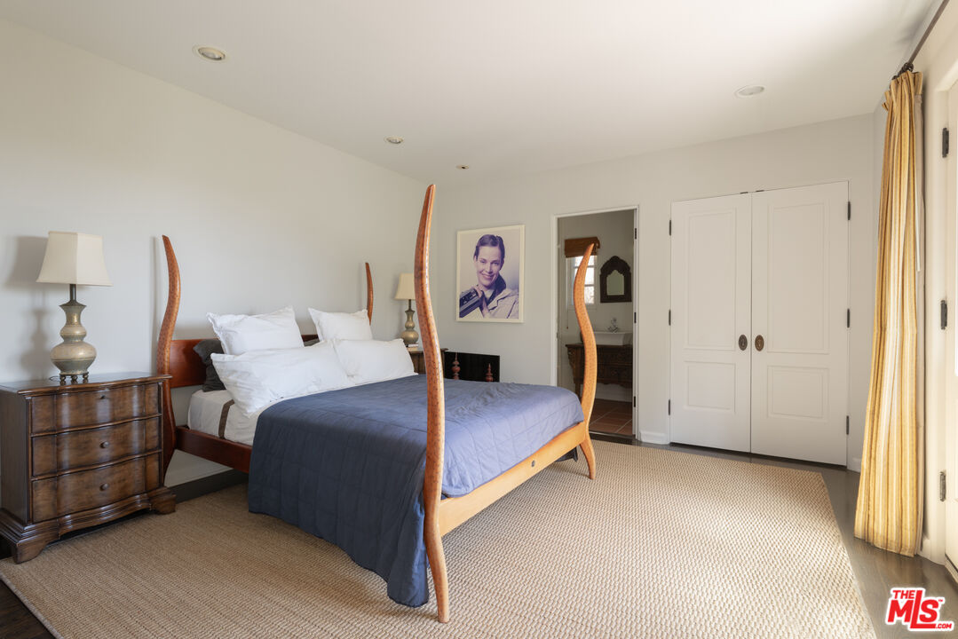 6964 Los Tilos Rd, Hollywood Hills