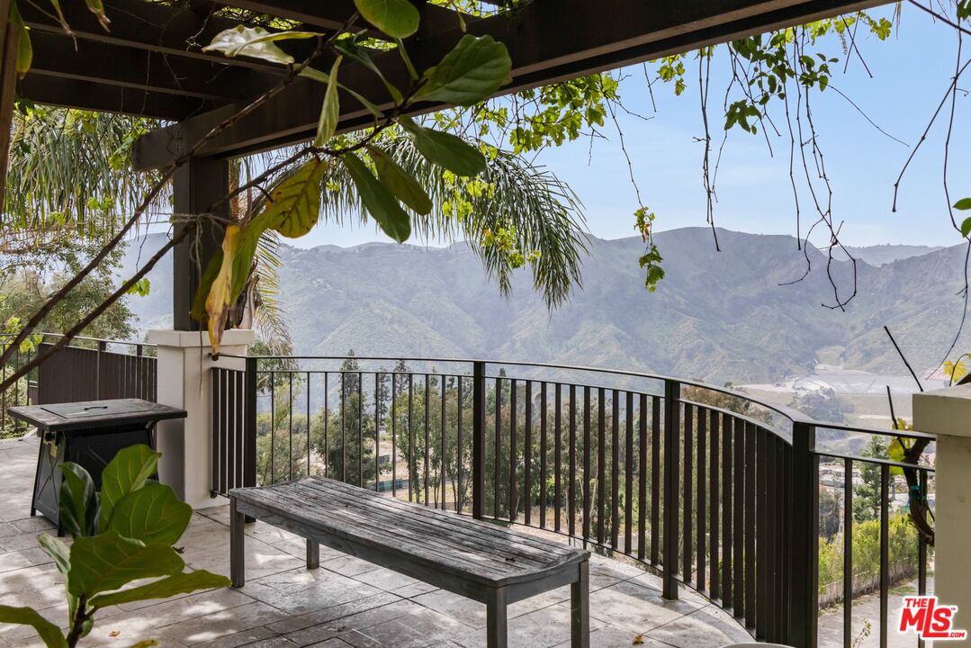 1445 Cuesta Linda, Pacific Palisades