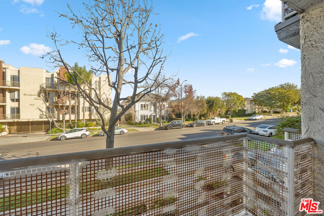 1515 S Beverly Dr Unit: 201