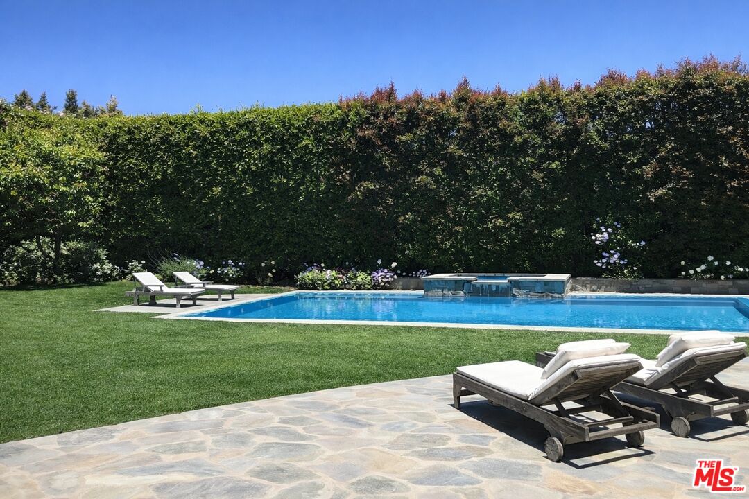 700 Chapala Dr