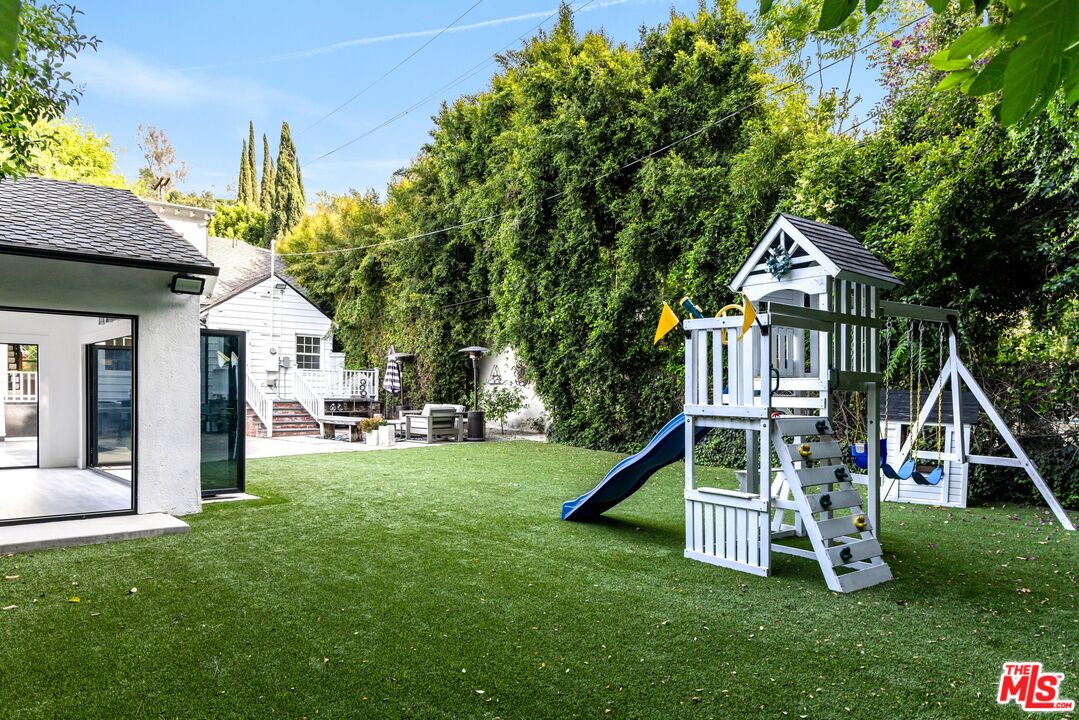 4051 Beverly Glen Blvd, Sherman Oaks 