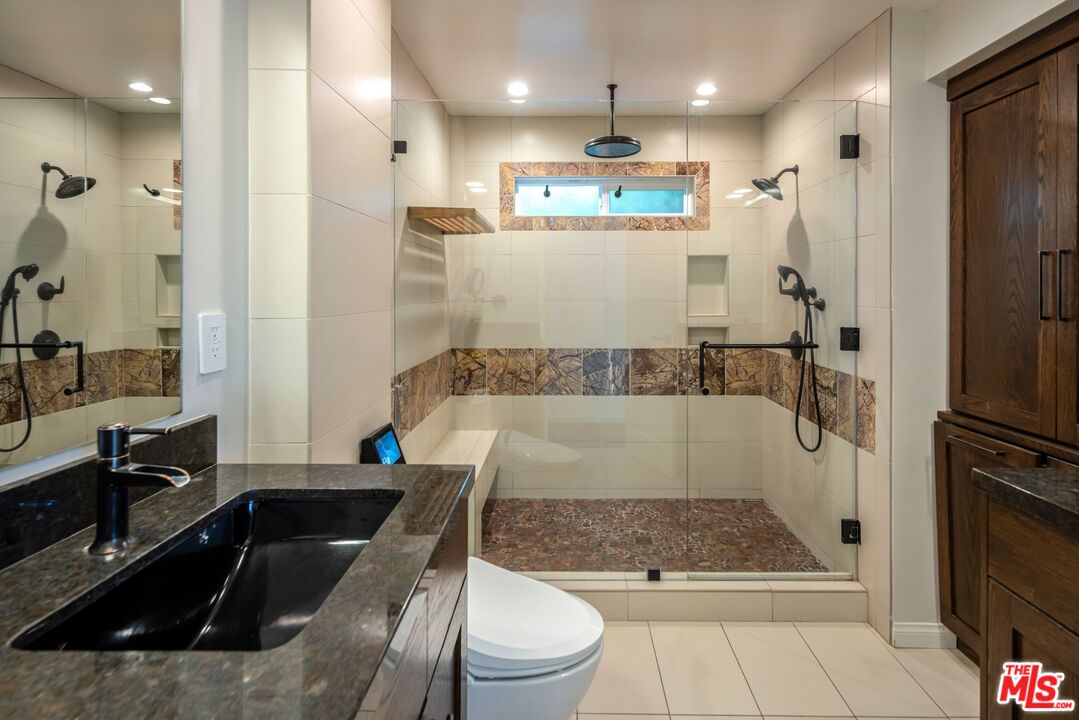 4051 Beverly Glen Blvd, Sherman Oaks 