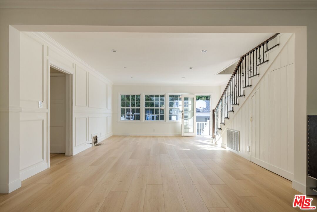 4051 Beverly Glen Blvd, Sherman Oaks 