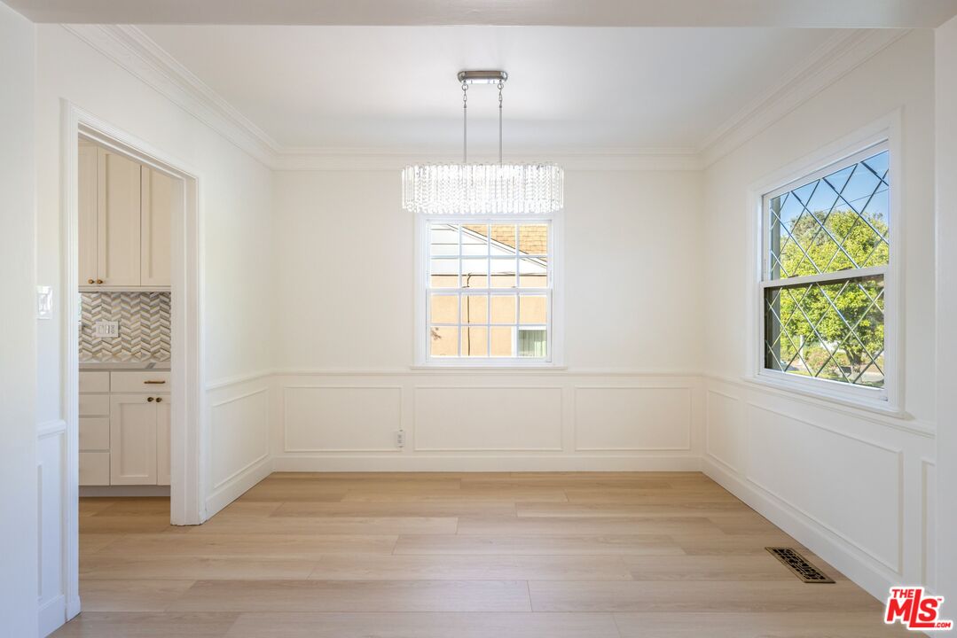 4051 Beverly Glen Blvd, Sherman Oaks 