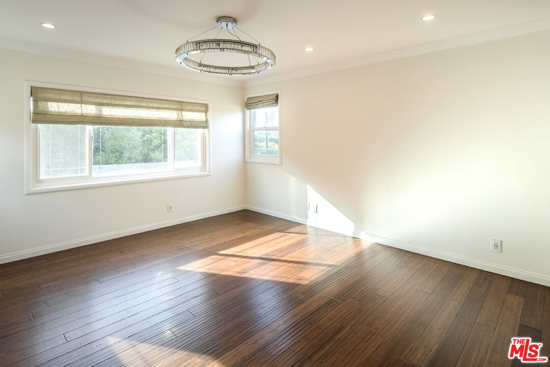 4051 Beverly Glen Blvd, Sherman Oaks 