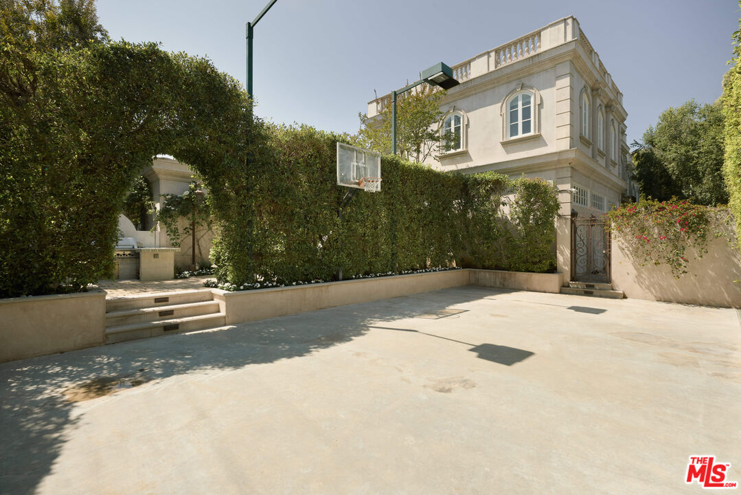 628 N Rodeo Dr, Beverly Hills 