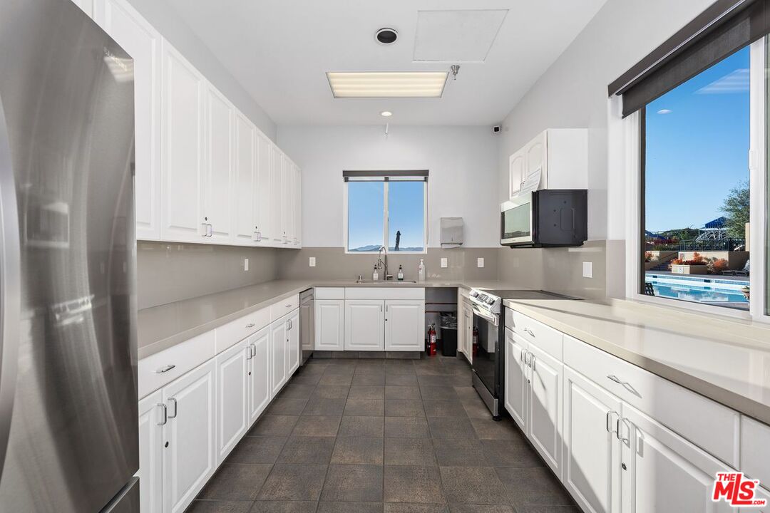 16649 CALLE HALEIGH, Pacific Palisades 