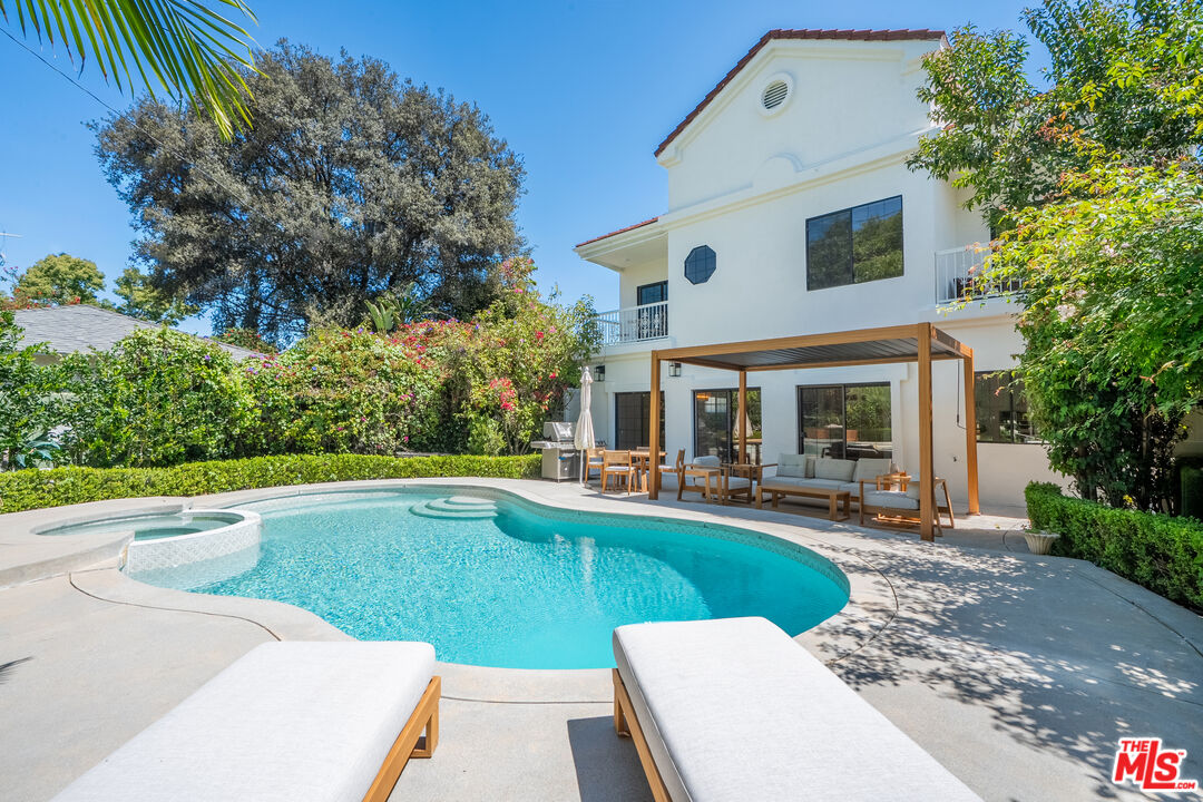 4475 Stern Ave, Sherman Oaks 