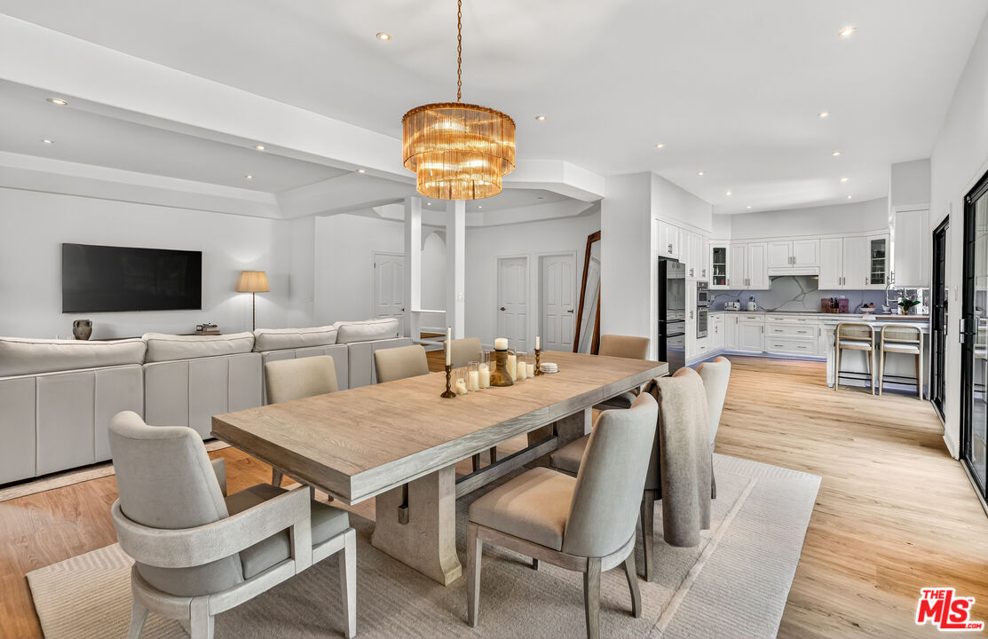 4475 Stern Ave, Sherman Oaks 