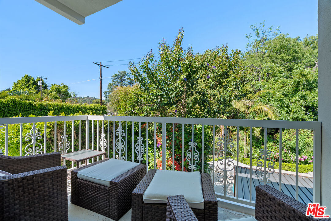 4475 Stern Ave, Sherman Oaks 