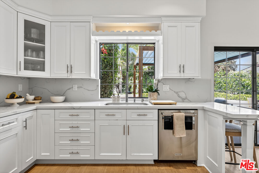4475 Stern Ave, Sherman Oaks 