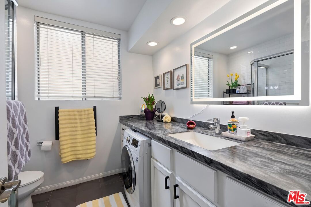 7270 Hillside Ave Unit: 102