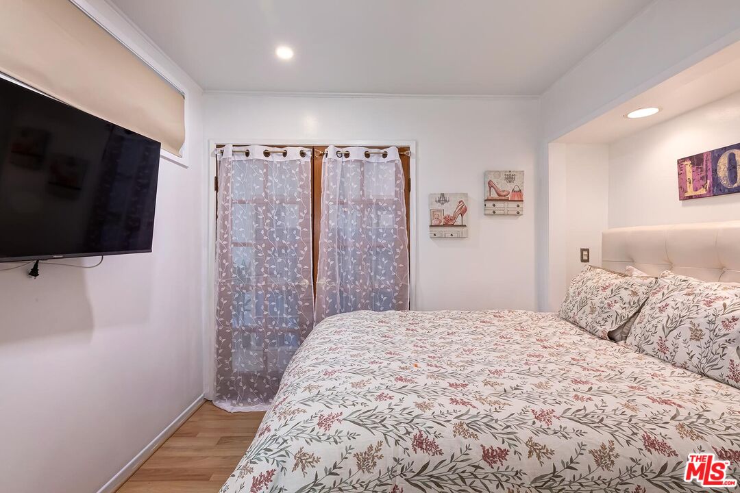 7270 Hillside Ave Unit: 102