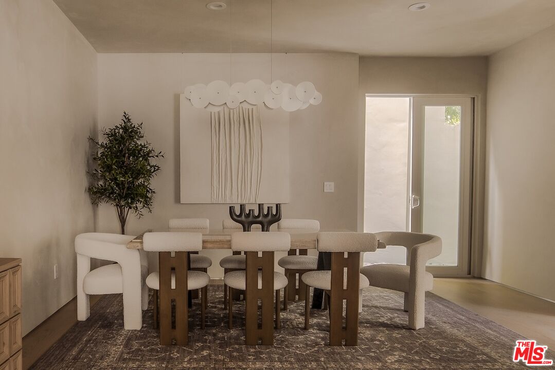 1969 Curson Pl