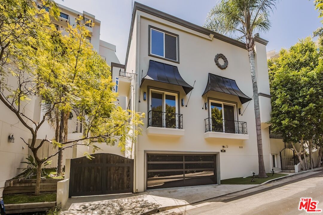 1969 Curson Pl
