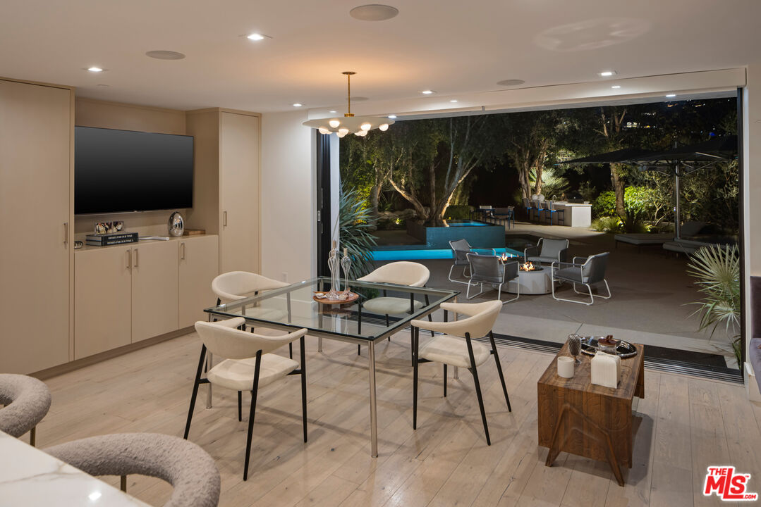 8080 Laurel View Dr, West Hollywood