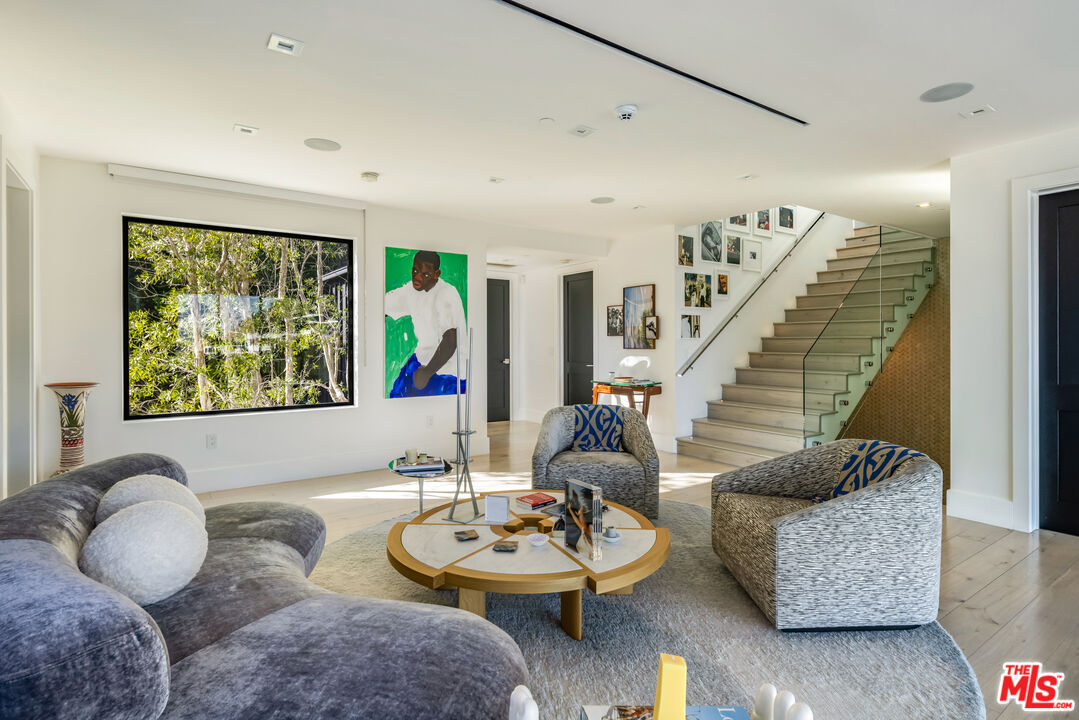 8080 Laurel View Dr, West Hollywood