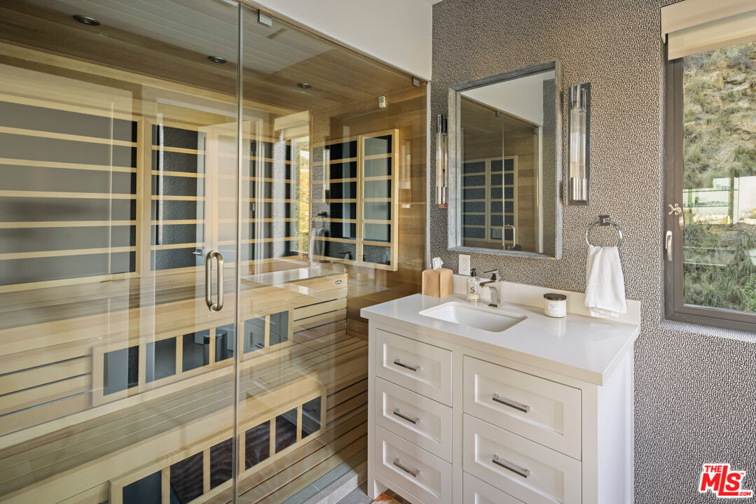 8080 Laurel View Dr, West Hollywood
