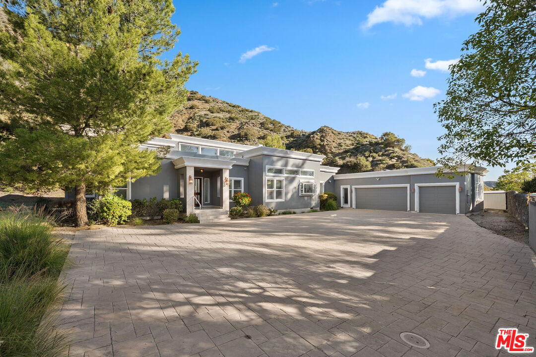 3701 Kanan Rd