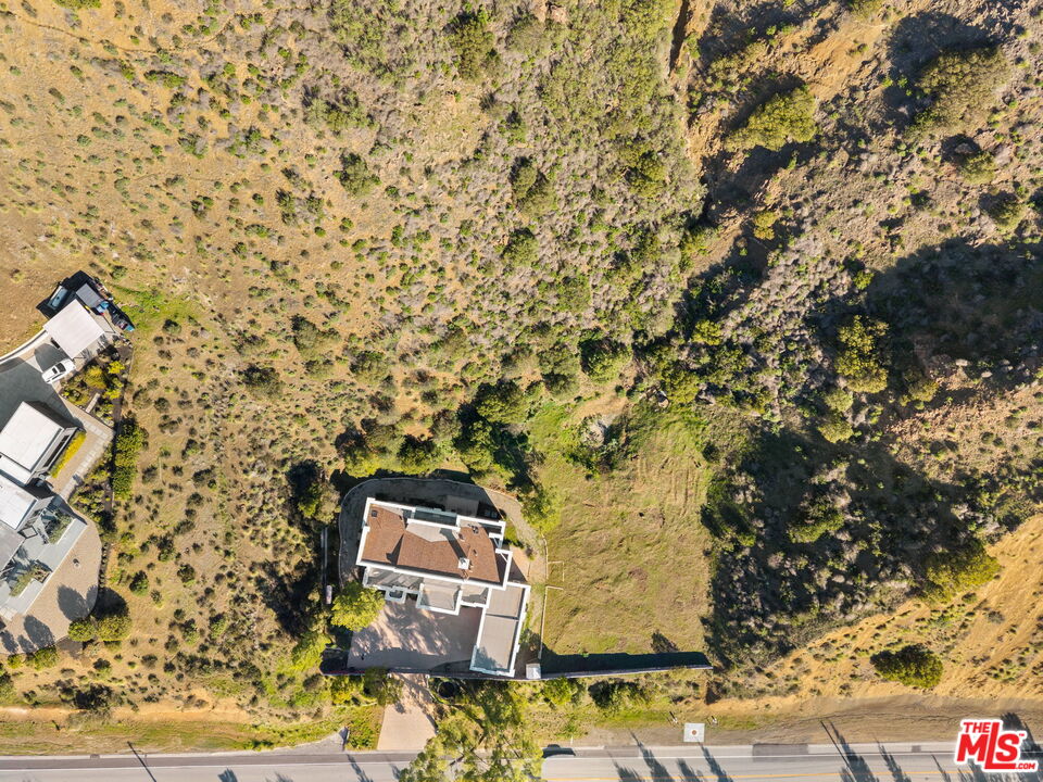 3701 Kanan Rd