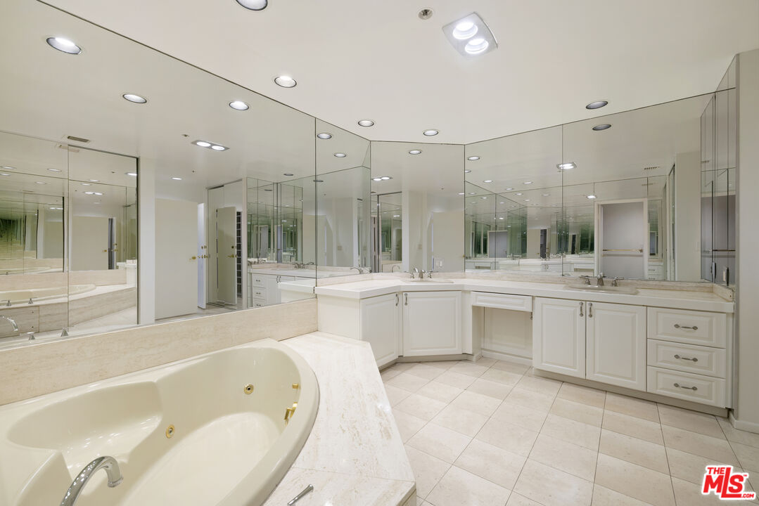 10430 Wilshire Blvd Unit: 202, Westwood