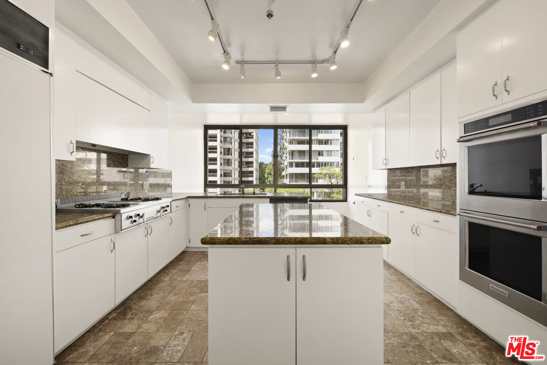 10430 Wilshire Blvd Unit: 202, Westwood