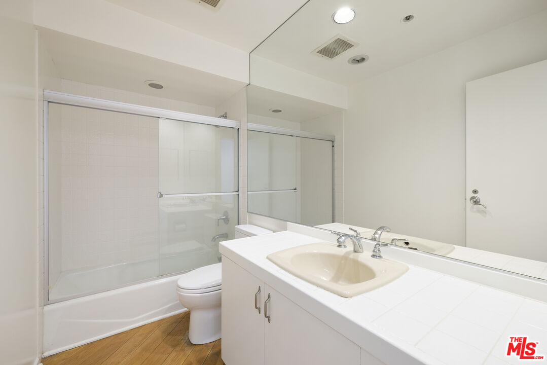 10430 Wilshire Blvd Unit: 202, Westwood