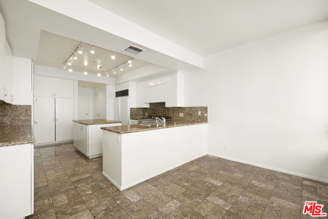 10430 Wilshire Blvd Unit: 202, Westwood