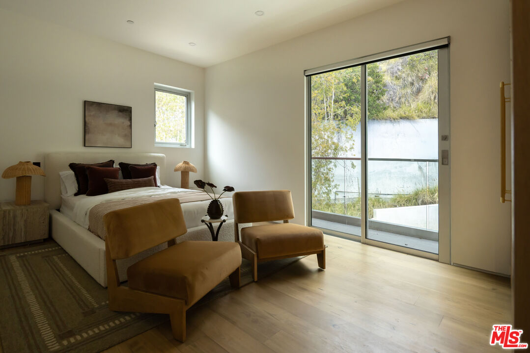 1700 Queens Ct, Hollywood Hills