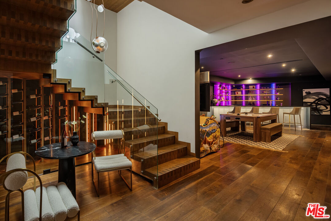 1700 Queens Ct, Hollywood Hills
