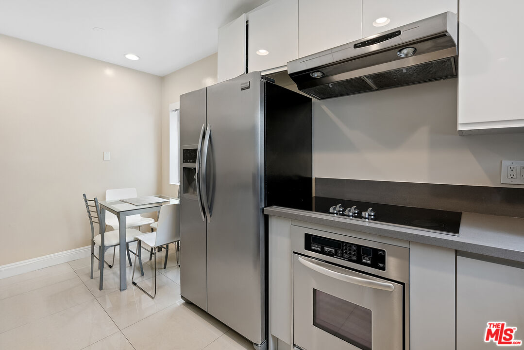 419 N Oakhurst Dr Unit: 203