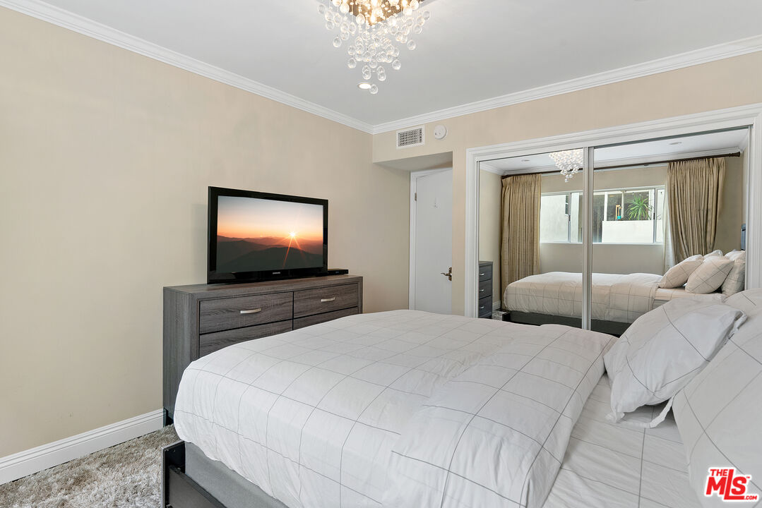 419 N Oakhurst Dr Unit: 203