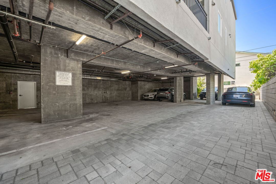 1431 S Sherbourne Dr