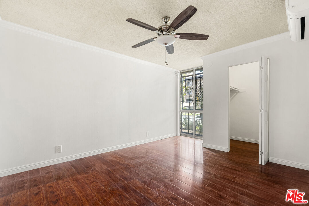 525 S Ardmore Ave Unit: 107