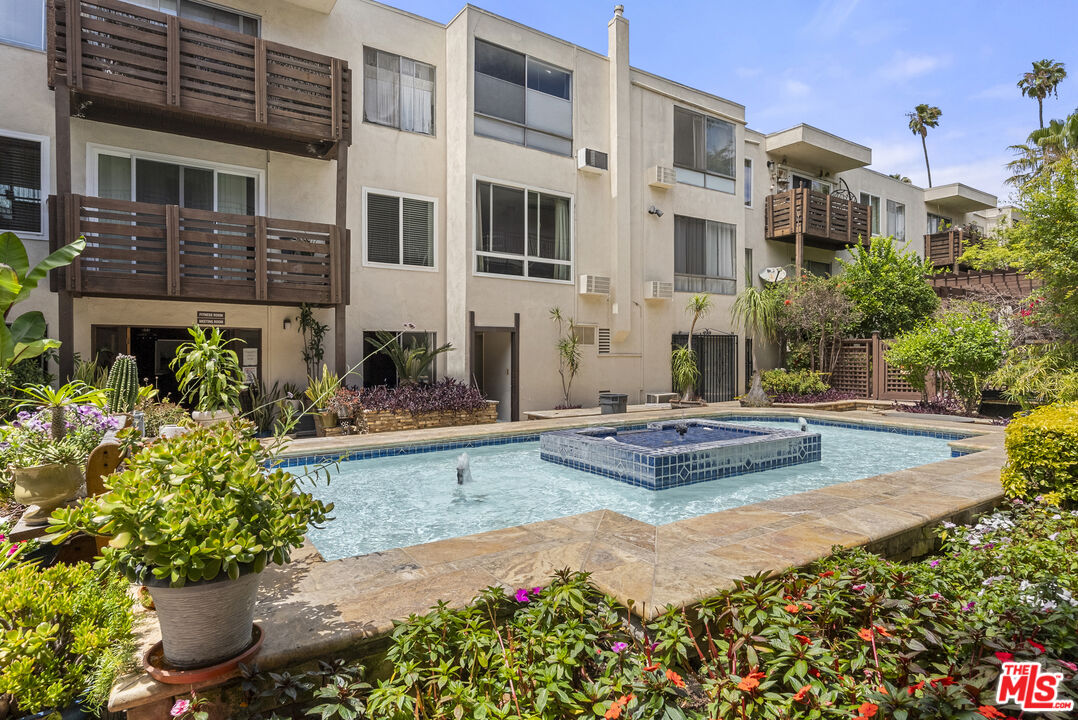 525 S Ardmore Ave Unit: 107