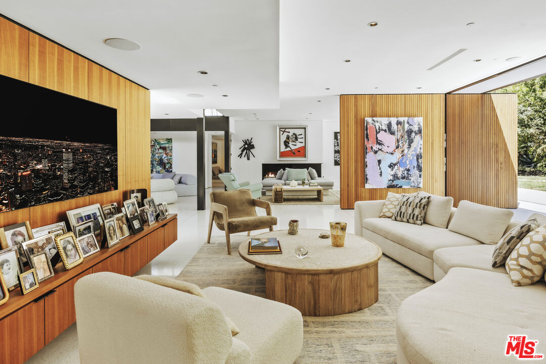 570 Evelyn Pl, Beverly Hills
