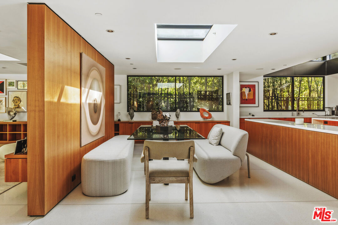 570 Evelyn Pl, Beverly Hills
