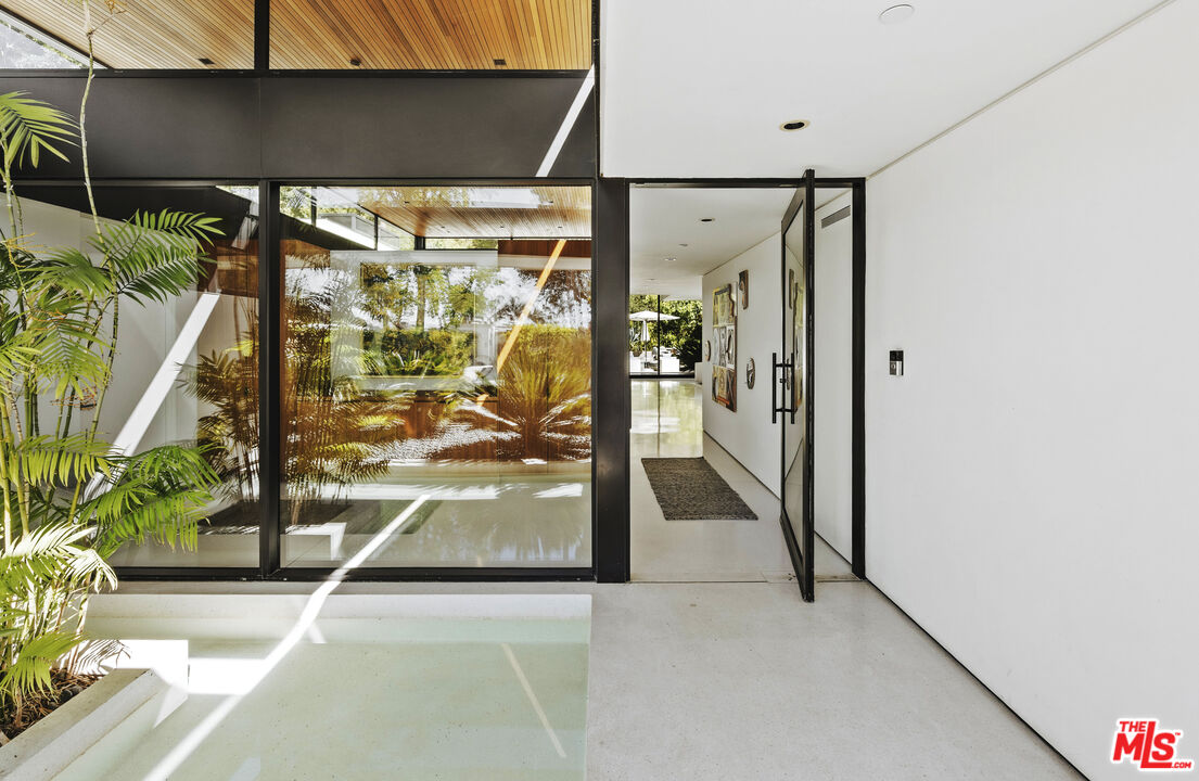 570 Evelyn Pl, Beverly Hills