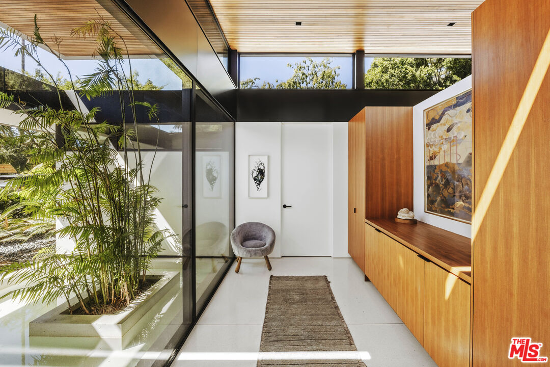570 Evelyn Pl, Beverly Hills