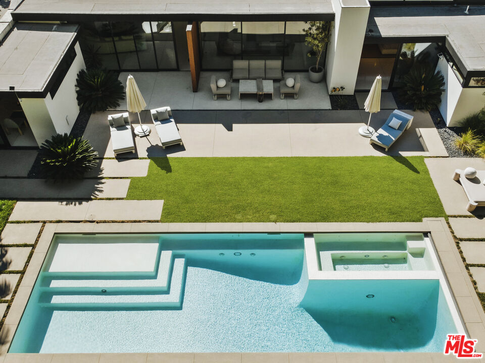 570 Evelyn Pl, Beverly Hills