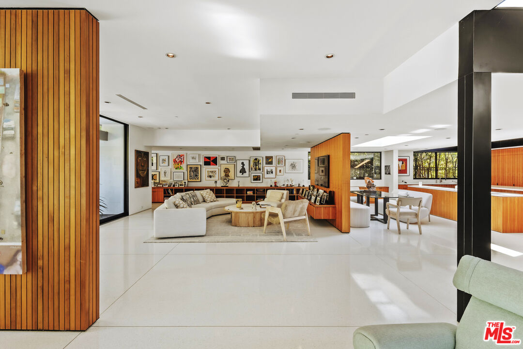 570 Evelyn Pl, Beverly Hills