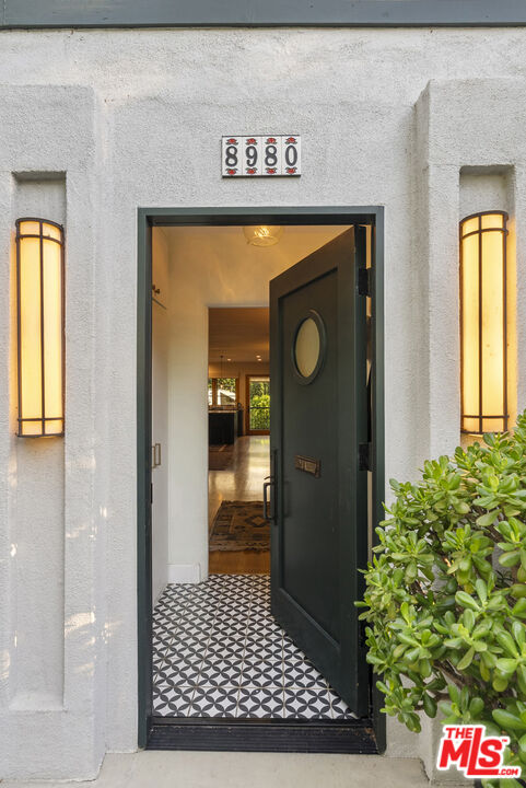 8980 Lloyd Pl, West Hollywood