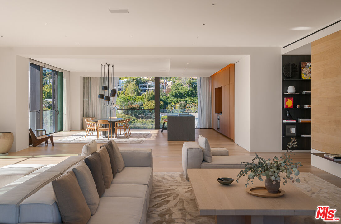 9040 W Sunset Blvd Unit: 1001, West Hollywood 