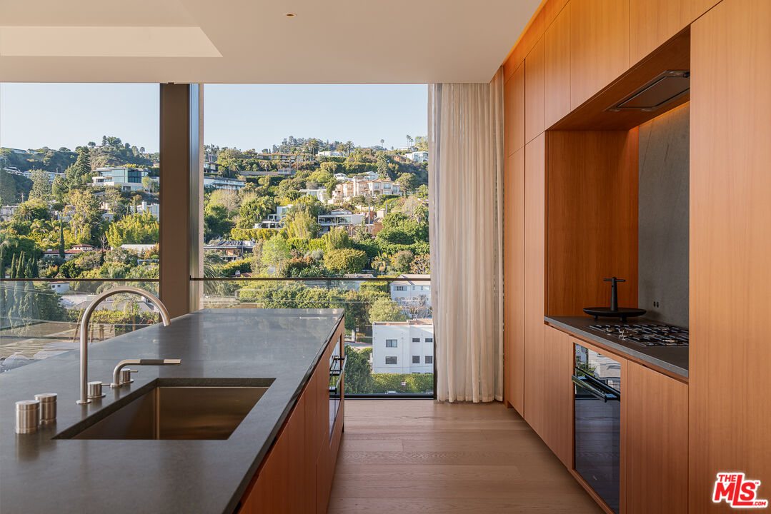 9040 W Sunset Blvd Unit: 1001, West Hollywood 