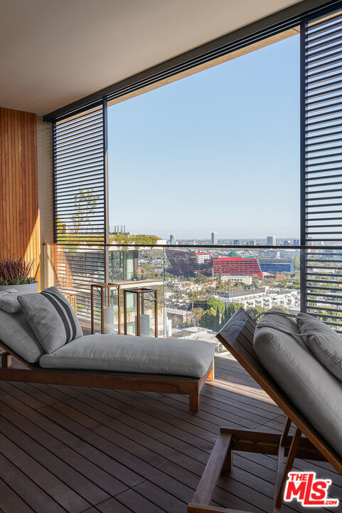 9040 W Sunset Blvd Unit: 1001, West Hollywood 