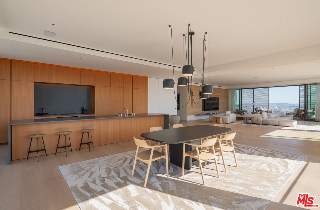 9040 W Sunset Blvd Unit: 1001, West Hollywood 