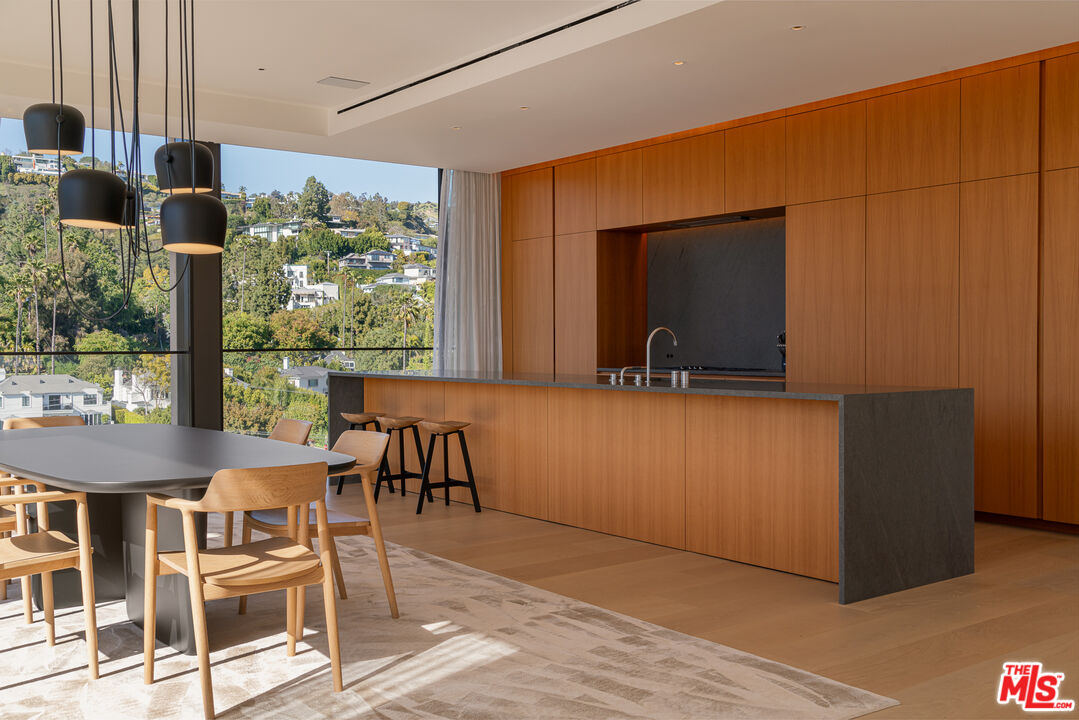 9040 W Sunset Blvd Unit: 1001, West Hollywood 