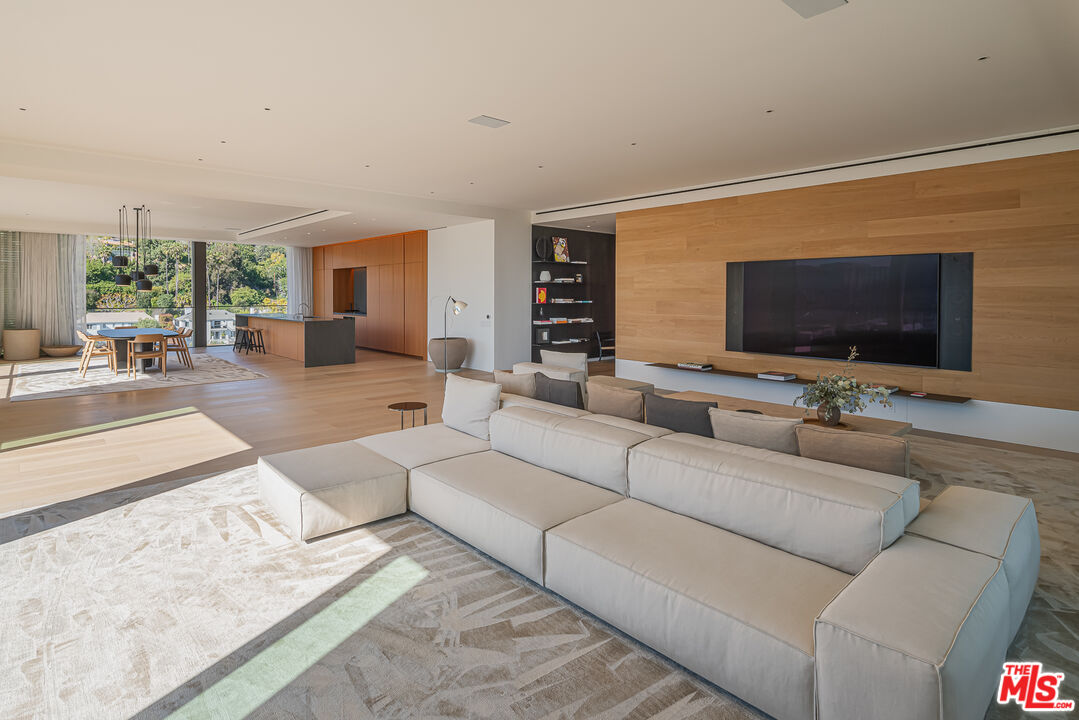 9040 W Sunset Blvd Unit: 1001, West Hollywood 