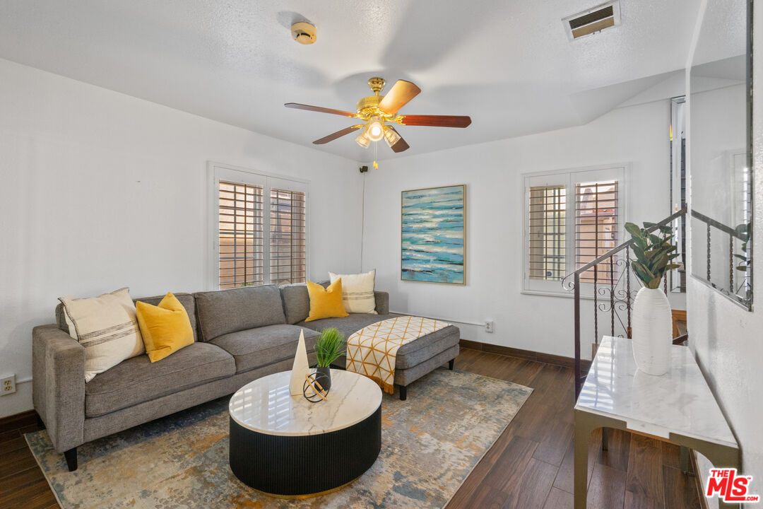 5359 Saturn St