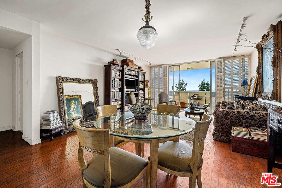 8787 Shoreham Dr Unit: 310